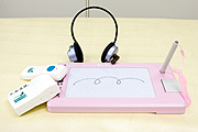音声拡大器、筆談器（書きポン君2台）、振動式呼び出し器